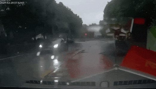 ����SU7��ԤԼ��������İ�������ǰ������ʲô